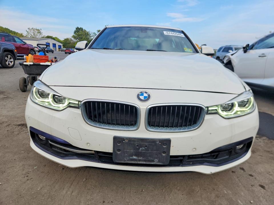 67442046 :رقم المزاد ، WBA8D9G33HNU64830 vin ، 2017 Bmw 330 مزاد بيع