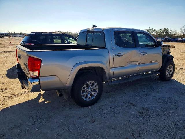 68574806 :رقم المزاد ، 5TFAZ5CN2HX040291 vin ، 2017 Toyota Tacoma مزاد بيع