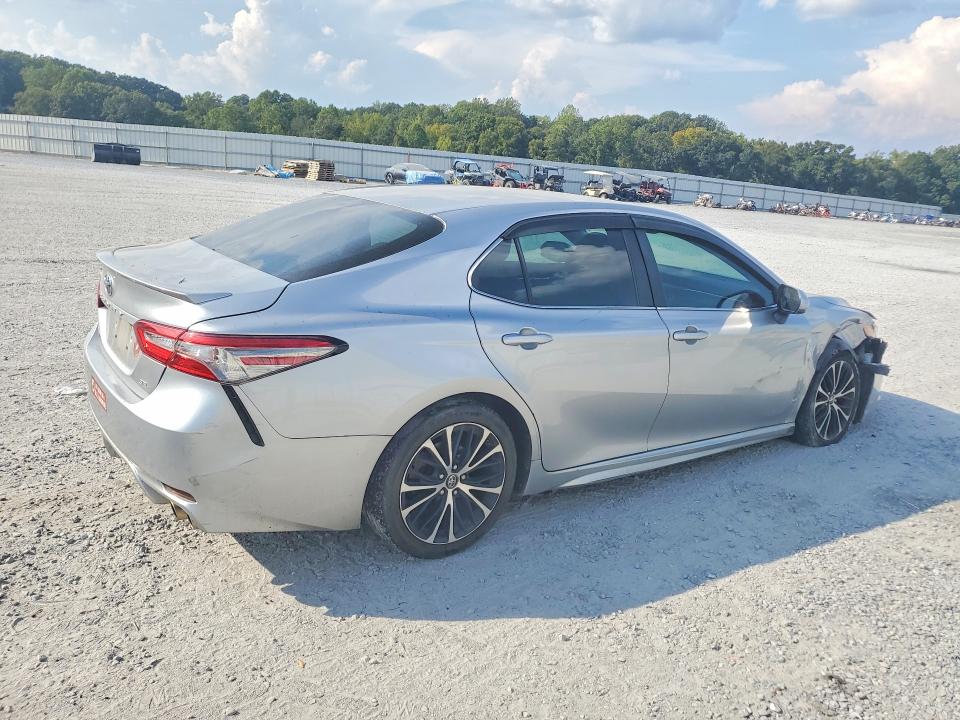 Продаж на аукціоні авто 2018 Toyota Camry, vin: 4T1B11HK7JU077164, номер лоту: 69786676