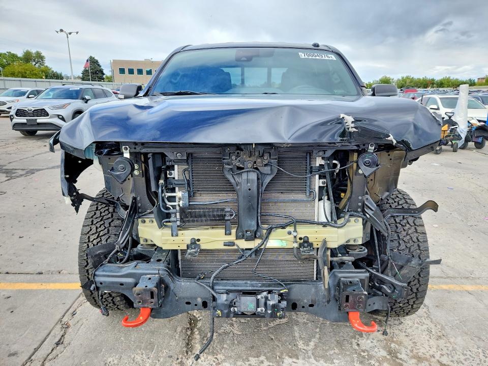 70004976 :رقم المزاد ، 1N6AA1ED0MN525925 vin ، 2021 Nissan Titan مزاد بيع