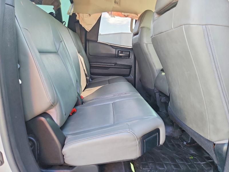 67409556 :رقم المزاد ، 5TFUM5F13HX071974 vin ، 2017 Toyota Tundra مزاد بيع