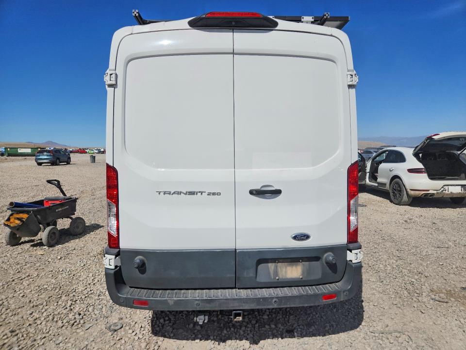 2018 Ford Transit მანქანა იყიდება აუქციონზე, vin: 1FTYR2CM2JKA38693, აუქციონის ნომერი: 68691276