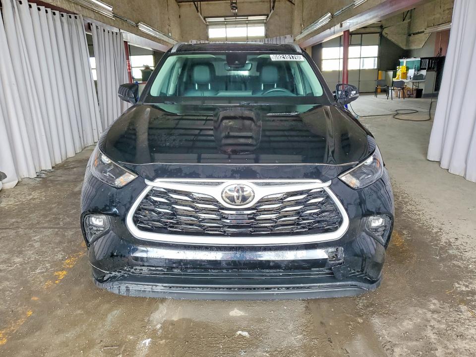 Продажа на аукционе авто 2026 Toyota Highlander Hybrid, vin: 5TDKBRCH3TS698291, номер лота: 69210176