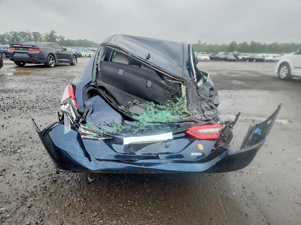 Продажа на аукционе авто 2021 Toyota Camry, vin: 4T1K61AK3MU517672, номер лота: 65050196