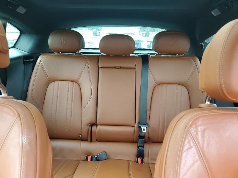 67305856 :رقم المزاد ، ZN661XUA6NX393504 vin ، 2022 Maserati Levante مزاد بيع