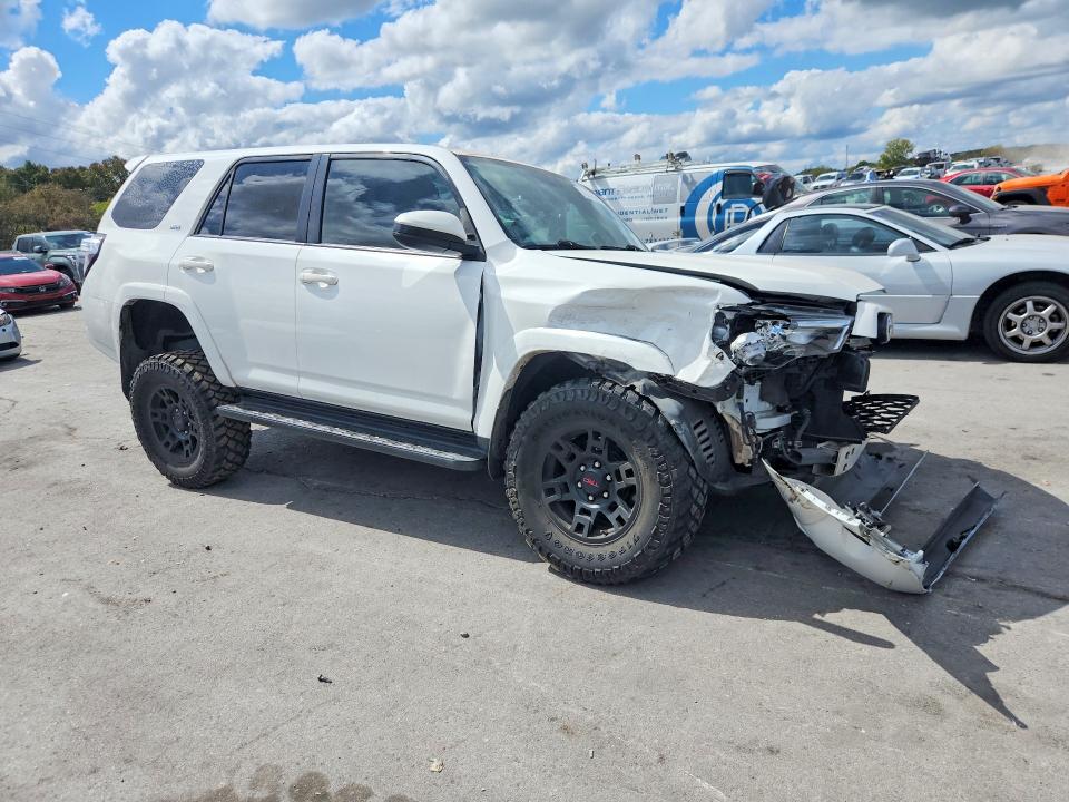 70076086 :رقم المزاد ، JTEBU5JR8K5633242 vin ، 2019 Toyota 4runner مزاد بيع