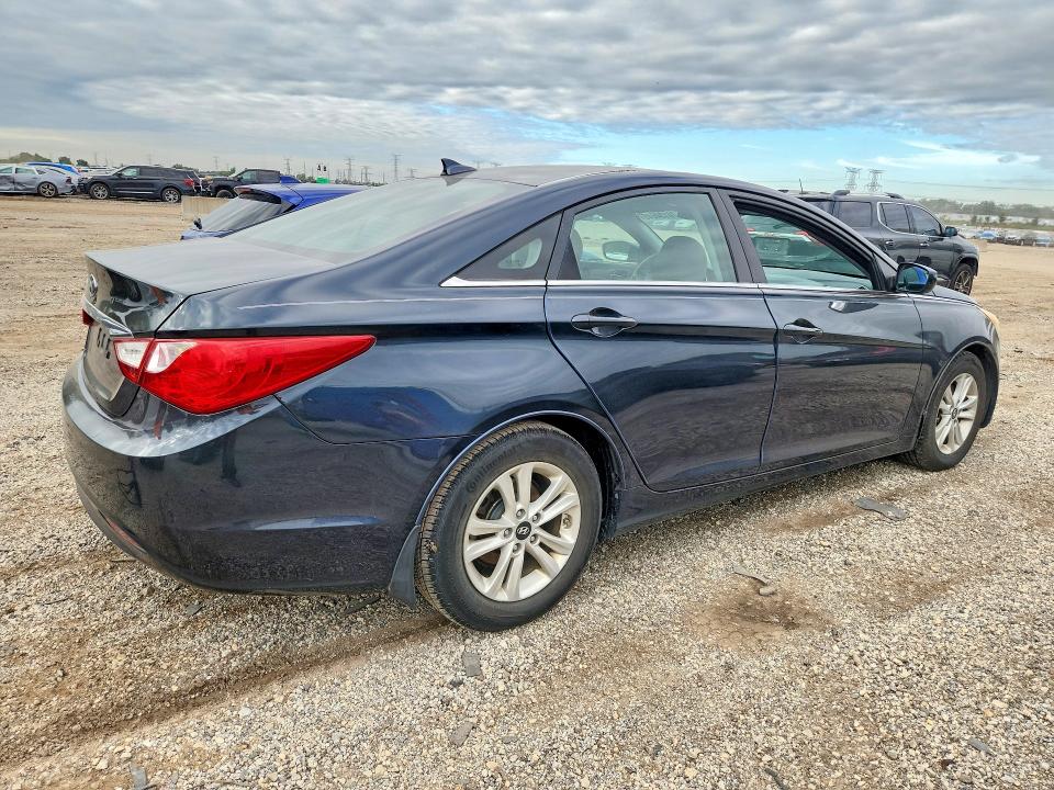 70134646 :رقم المزاد ، 5NPEB4AC5DH635286 vin ، 2013 Hyundai Sonata مزاد بيع