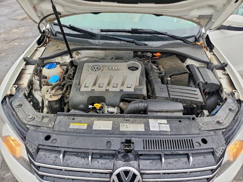 70120576 :رقم المزاد ، 1VWBN7A34EC055629 vin ، 2014 Volkswagen Passat مزاد بيع
