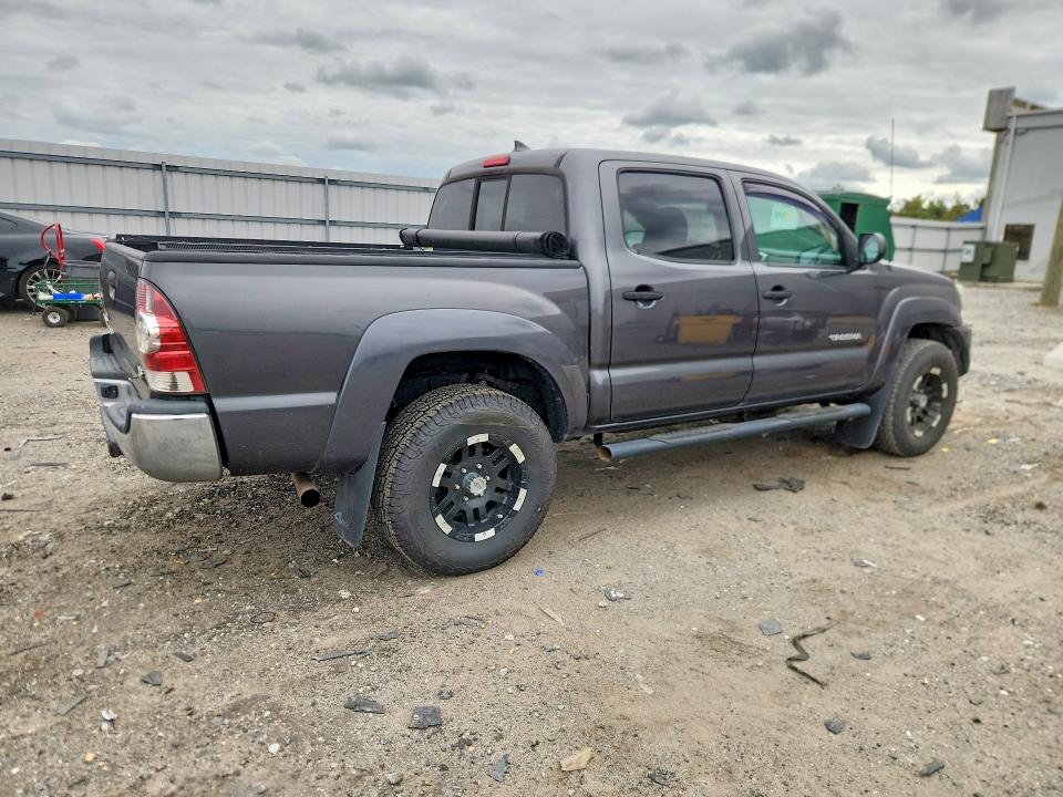 Продажа на аукционе авто 2015 Toyota Tacoma, vin: 3TMLU4EN2FM193691, номер лота: 70538496
