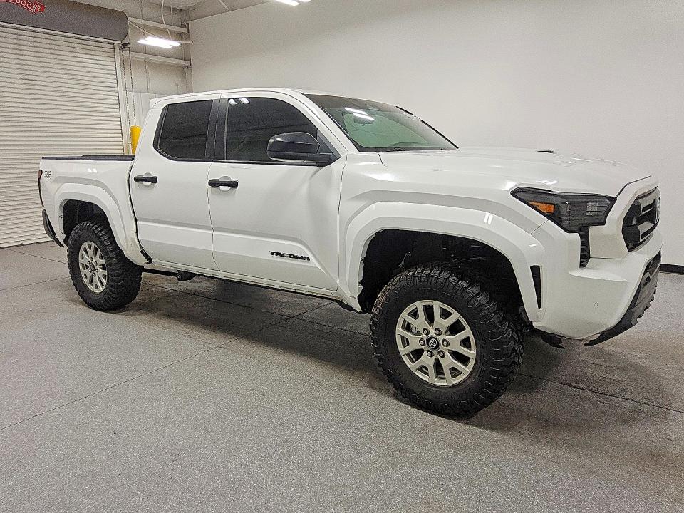 2025 Toyota Tacoma მანქანა იყიდება აუქციონზე, vin: 3TMLB5JN2SM193444, აუქციონის ნომერი: 68095876