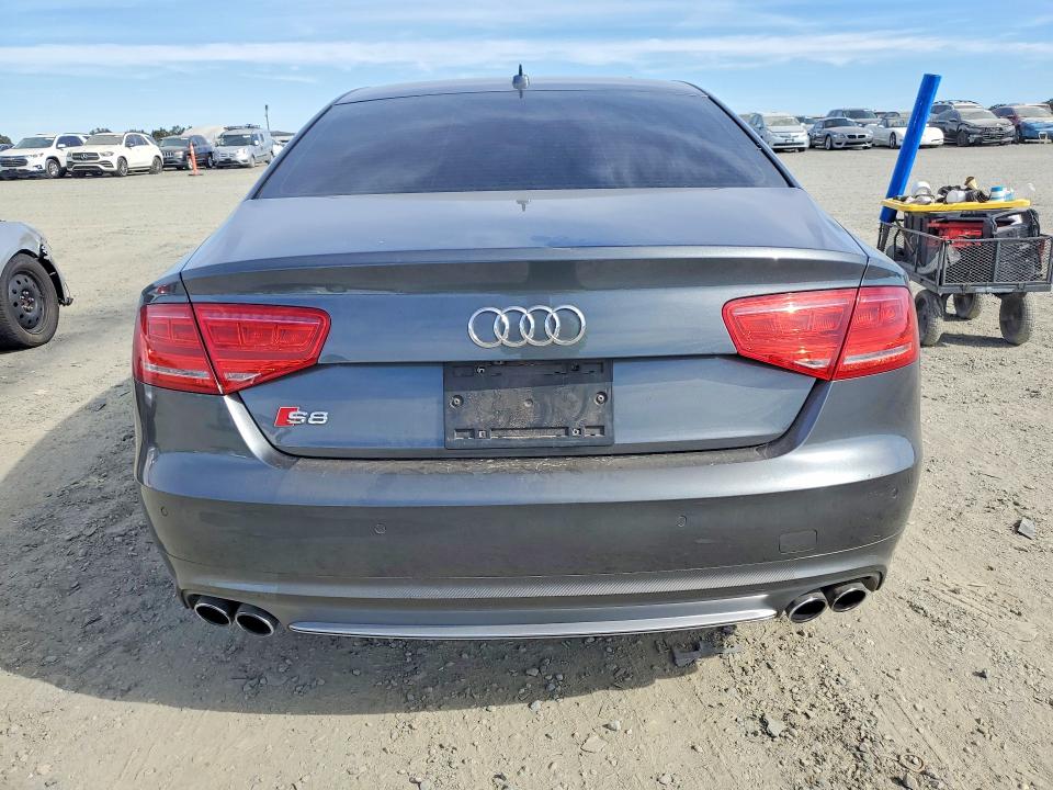 2013 Audi S8 მანქანა იყიდება აუქციონზე, vin: WAUD2AFD3DN015495, აუქციონის ნომერი: 66857636