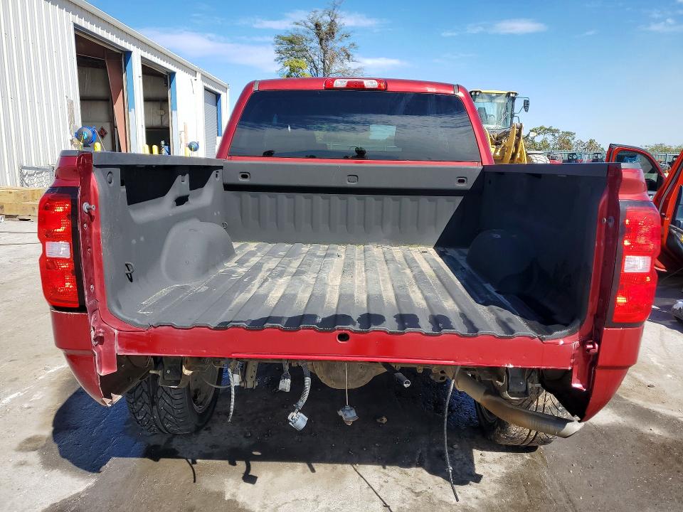 71013906 :رقم المزاد ، 3GCPCRECXJG185717 vin ، 2018 Chevrolet Silverado مزاد بيع