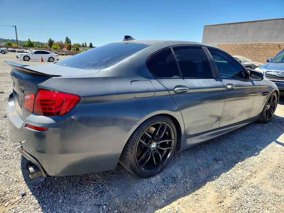 67773436 :رقم المزاد ، WBAFR9C5XBC758325 vin ، 2011 Bmw 550 مزاد بيع