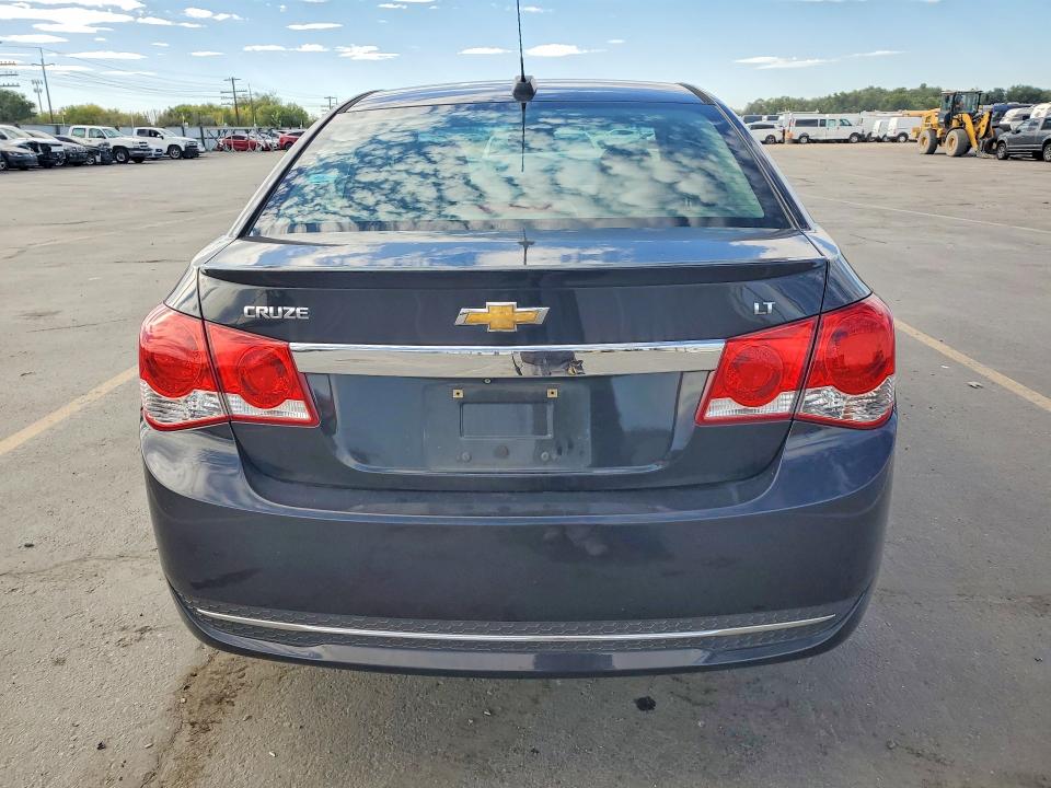 68664306 :رقم المزاد ، 1G1PE5SB3F7167277 vin ، 2015 Chevrolet Cruze مزاد بيع