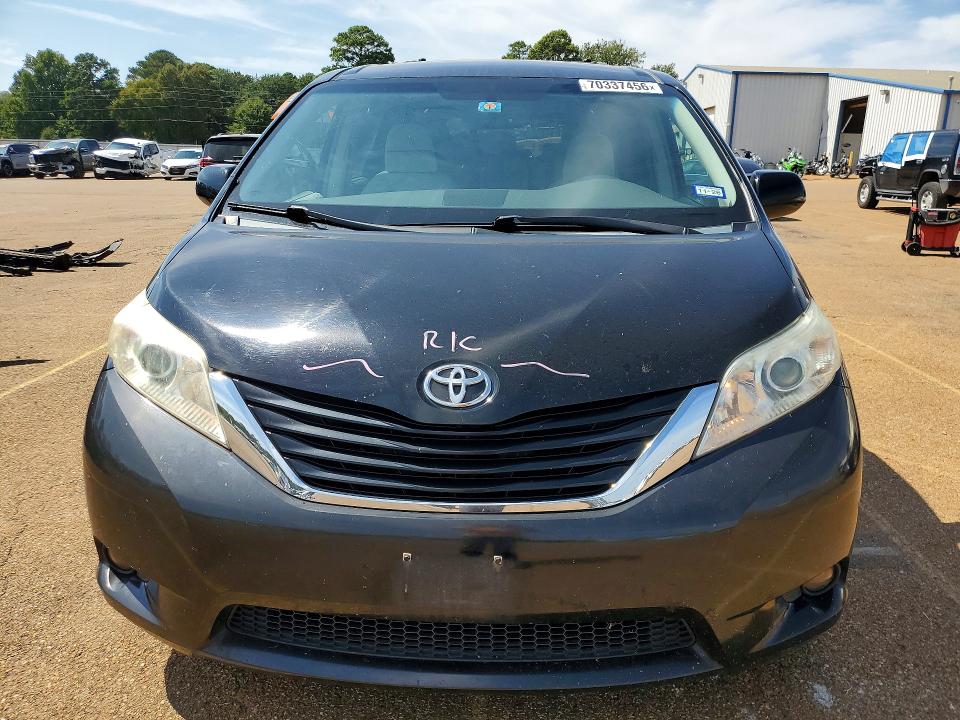 Продажа на аукционе авто 2012 Toyota Sienna, vin: 5TDKK3DC4CS183400, номер лота: 70337456