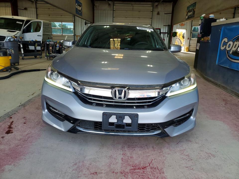 2017 Honda Accord მანქანა იყიდება აუქციონზე, vin: JHMCR6F38HC010355, აუქციონის ნომერი: 69933306