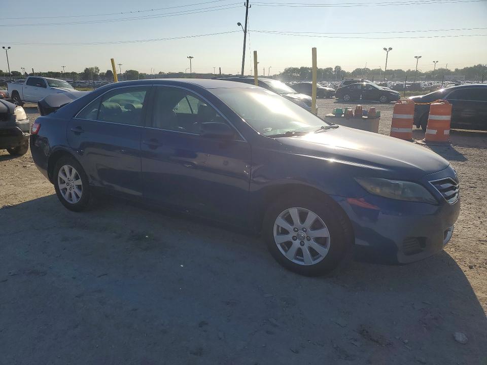 68945416 :رقم المزاد ، 4T4BF3EK1BR132328 vin ، 2011 Toyota Camry مزاد بيع