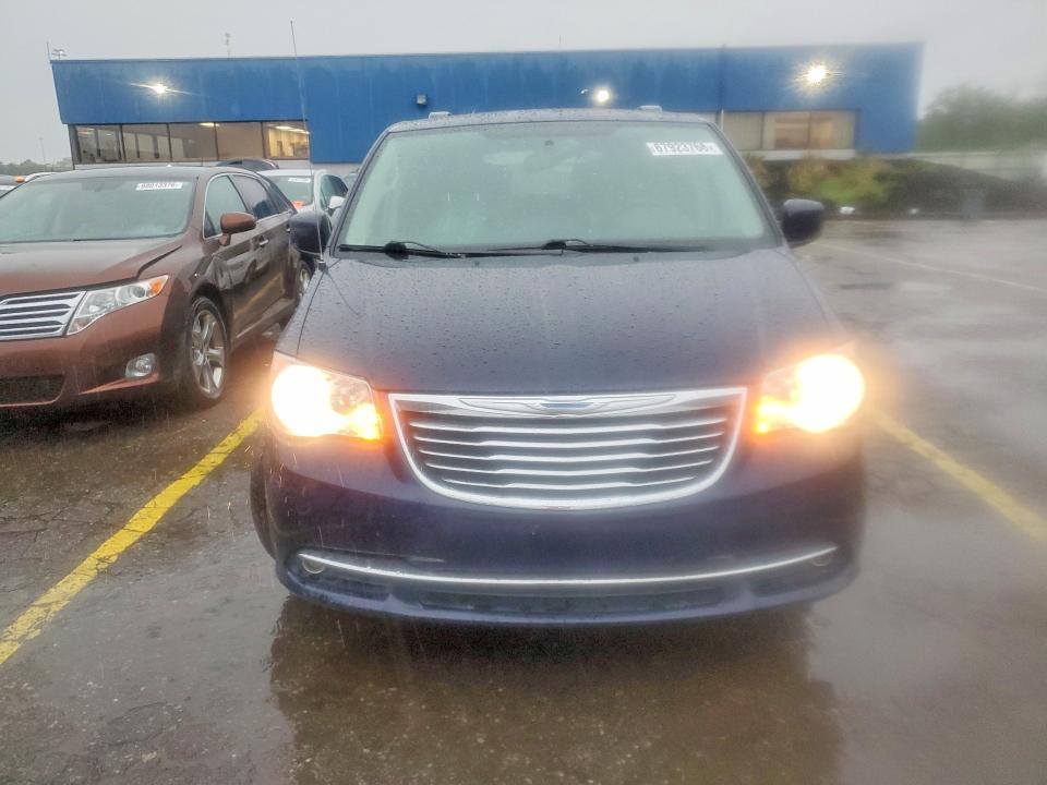 67923766 :رقم المزاد ، 2C4RC1BG8FR654905 vin ، 2015 Chrysler Town & Country مزاد بيع