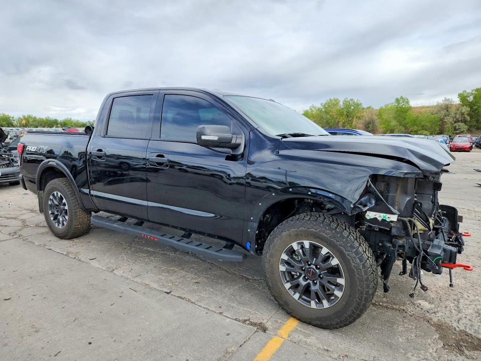 70004976 :رقم المزاد ، 1N6AA1ED0MN525925 vin ، 2021 Nissan Titan مزاد بيع