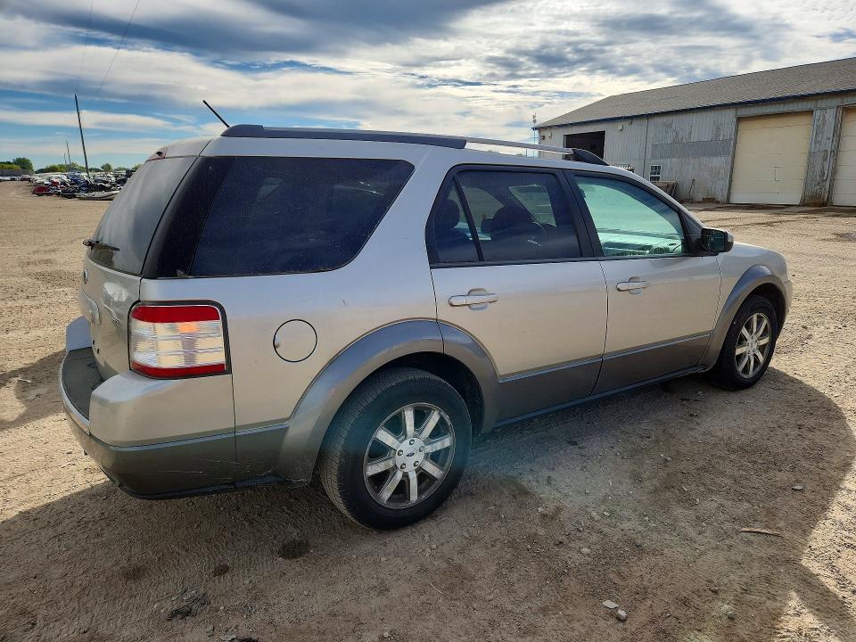 69820586 :رقم المزاد ، 1FMDK02W98GA01739 vin ، 2008 Ford Taurus X مزاد بيع