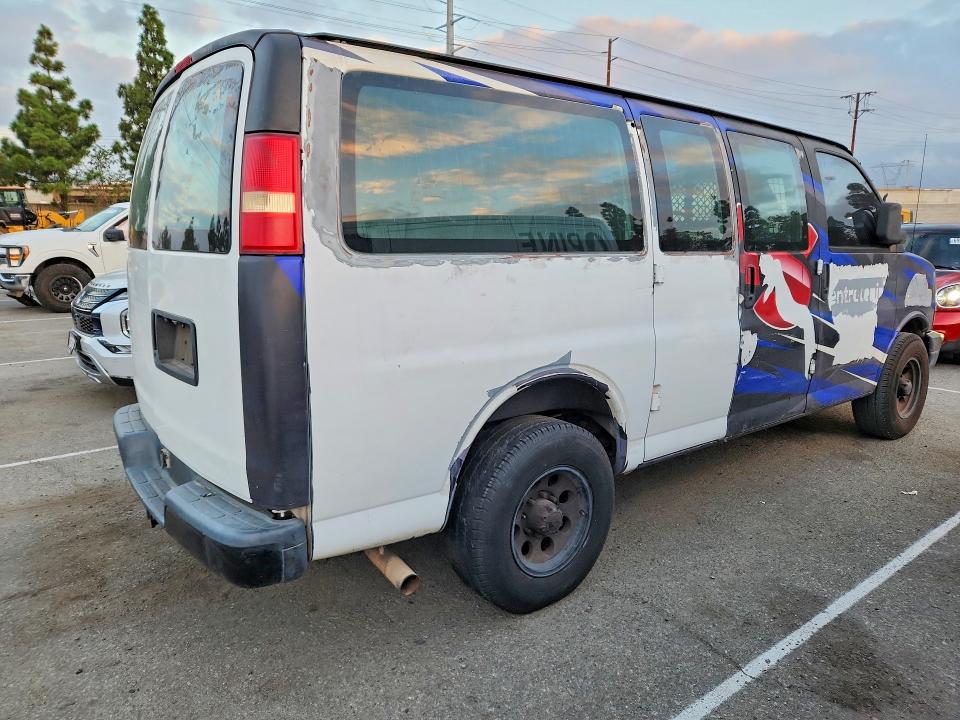 68579346 :رقم المزاد ، 1GCGG25V251256975 vin ، 2005 Chevrolet Express G2500 مزاد بيع