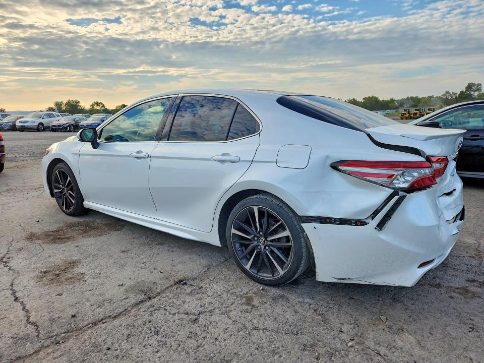 Продаж на аукціоні авто 2018 Toyota Camry, vin: 4T1B61HK3JU011129, номер лоту: 67804146