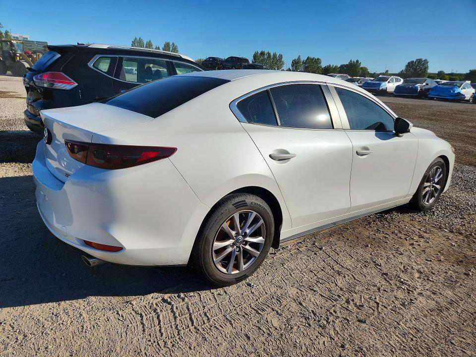 Продажа на аукционе авто 2021 Mazda 3, vin: JM1BPACL8M1345163, номер лота: 68176476