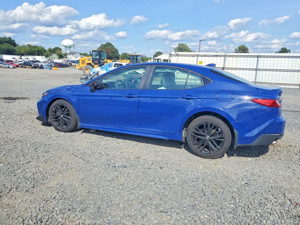67857186 :رقم المزاد ، 4T1DBADKXSU033706 vin ، 2025 Toyota Camry مزاد بيع