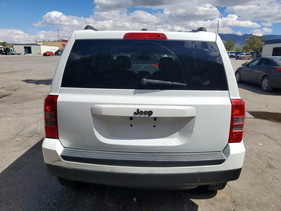 71252886 :رقم المزاد ، 1C4NJPBB1FD264405 vin ، 2015 Jeep Patriot مزاد بيع