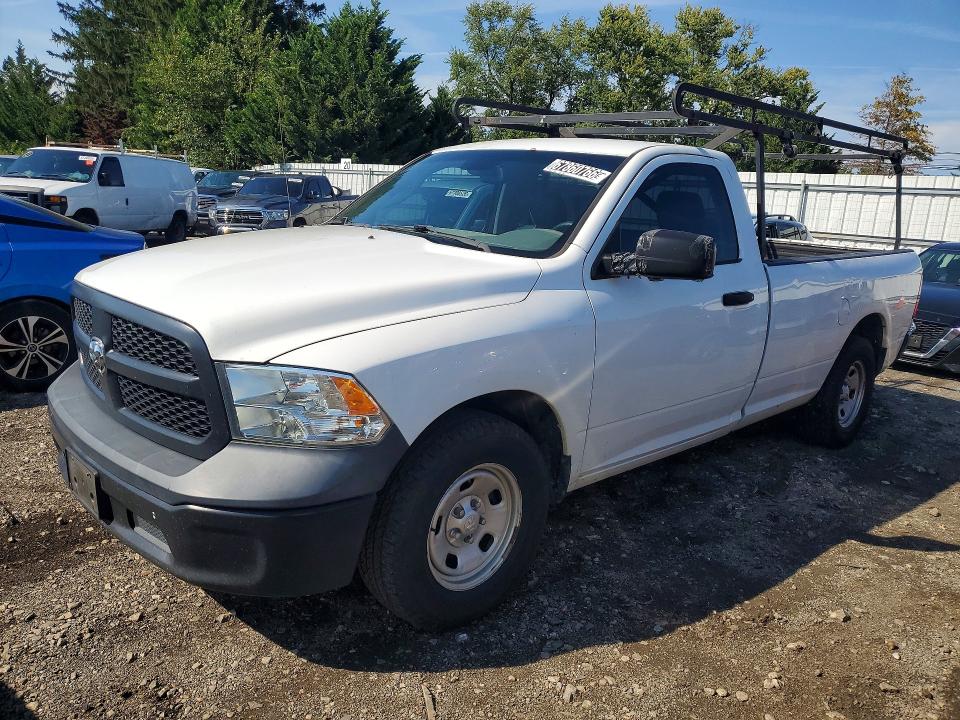 67860766 :رقم المزاد ، 3C6JR6DM2JG320516 vin ، 2018 Ram 1500 مزاد بيع