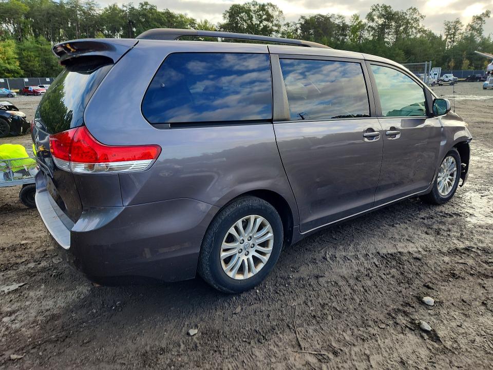 2012 Toyota Sienna მანქანა იყიდება აუქციონზე, vin: 5TDYK3DC8CS268119, აუქციონის ნომერი: 69593756