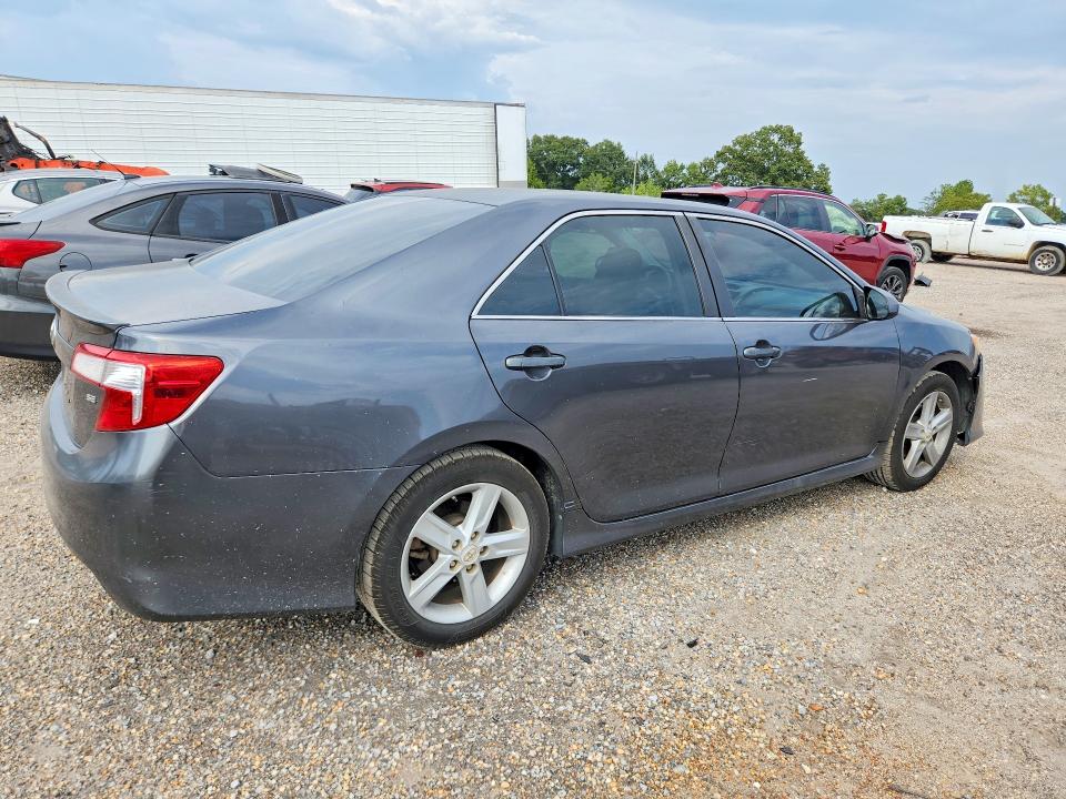 69064616 :رقم المزاد ، 4T1BF1FK1CU068418 vin ، 2012 Toyota Camry مزاد بيع