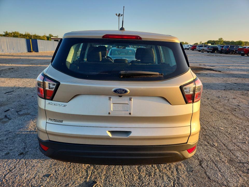 2018 Ford Escape მანქანა იყიდება აუქციონზე, vin: 1FMCU0F7XJUA20056, აუქციონის ნომერი: 68804266
