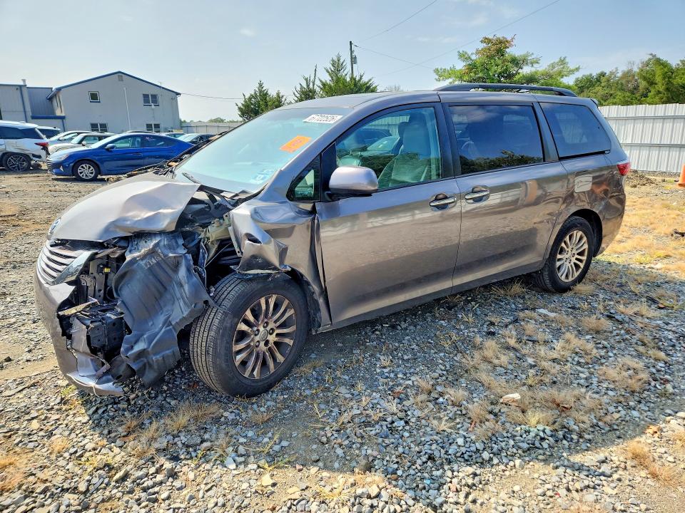 2016 Toyota Sienna მანქანა იყიდება აუქციონზე, vin: 5TDYK3DC9GS751902, აუქციონის ნომერი: 67722526