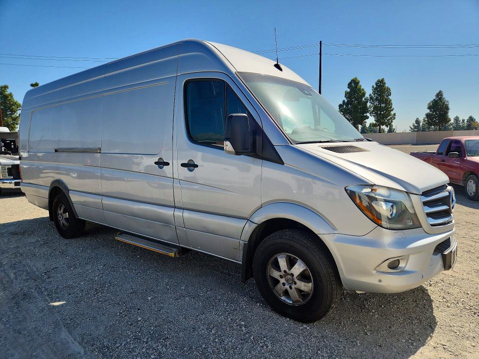 67446886 :رقم المزاد ، WD3PE8CD3GP347119 vin ، 2016 Mercedes-benz Sprinter مزاد بيع