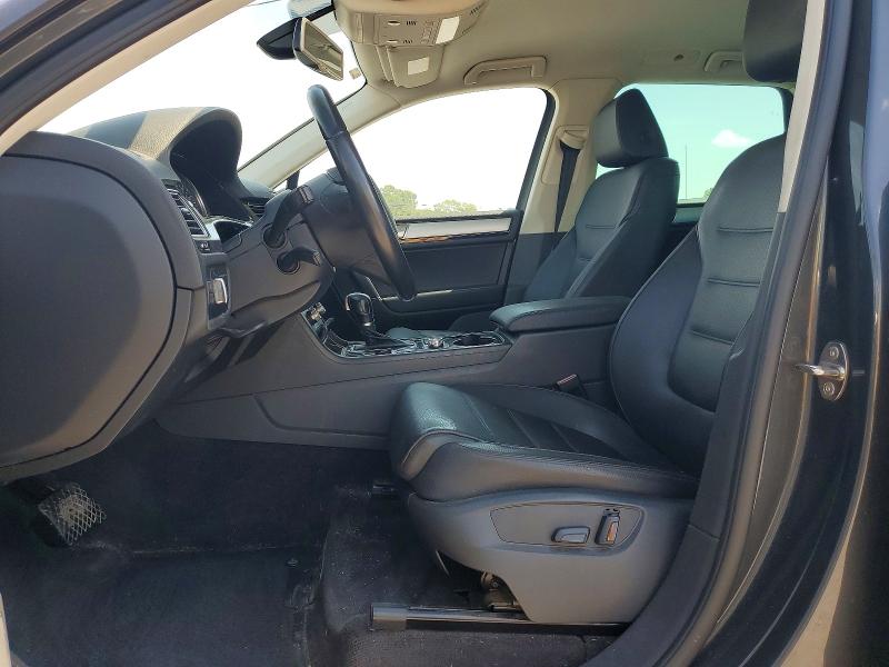 2015 Volkswagen Touareg მანქანა იყიდება აუქციონზე, vin: WVGEF9BP8FD005561, აუქციონის ნომერი: 65228966