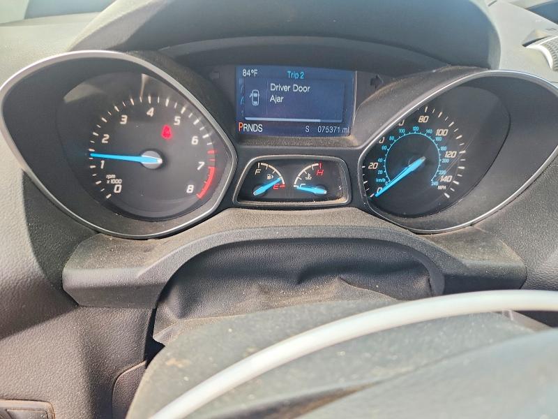 2015 Ford Escape მანქანა იყიდება აუქციონზე, vin: 1FMCU0GX9FUC56221, აუქციონის ნომერი: 70054696