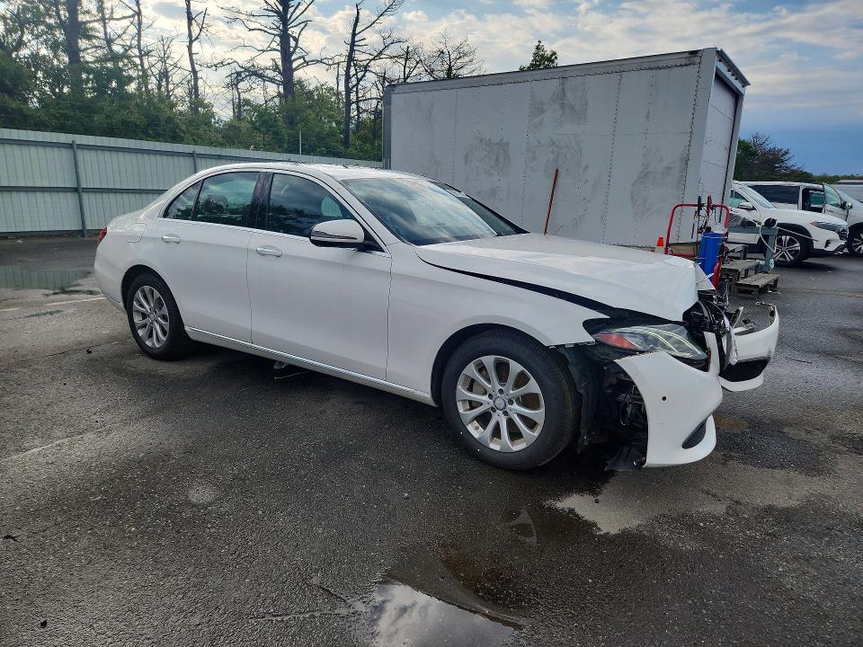 68617896 :رقم المزاد ، WDDZF4KB3HA145699 vin ، 2017 Mercedes-benz E مزاد بيع
