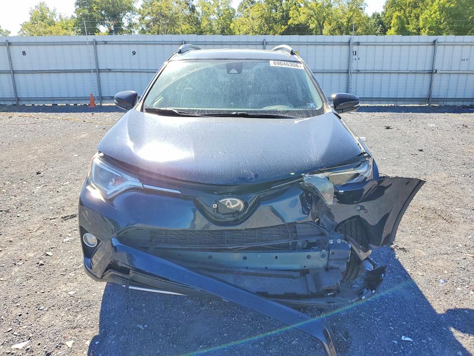 Продаж на аукціоні авто 2018 Toyota Rav4, vin: JTMRFREV0JJ721221, номер лоту: 69046306