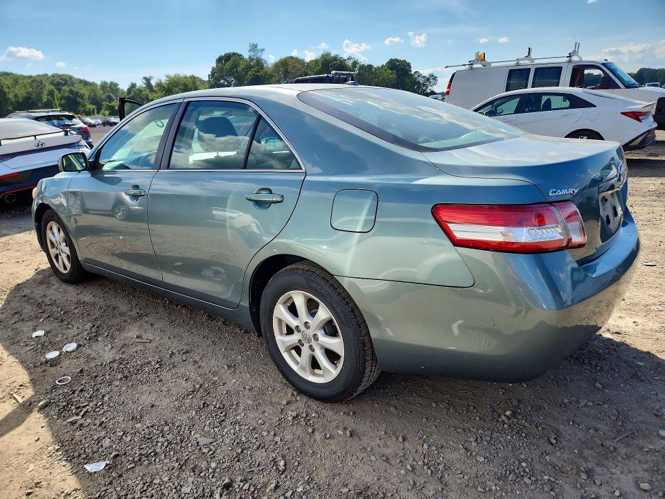 67686536 :رقم المزاد ، 4T1BF3EK6BU692033 vin ، 2011 Toyota Camry مزاد بيع