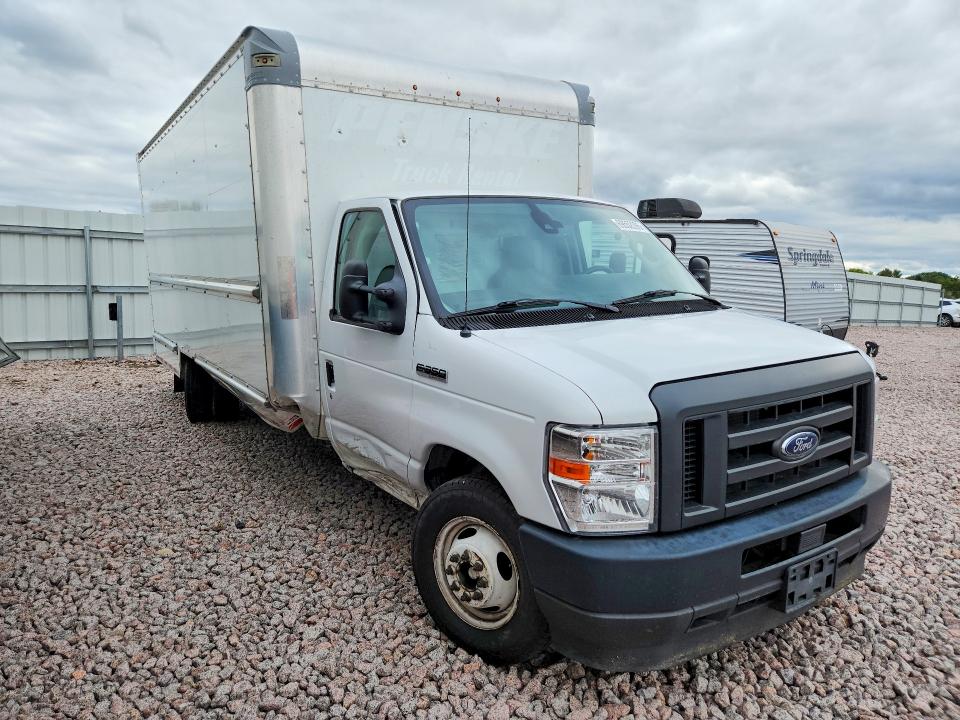 69552096 :رقم المزاد ، 1FDWE3FN3NDC03606 vin ، 2022 Ford Econoline مزاد بيع