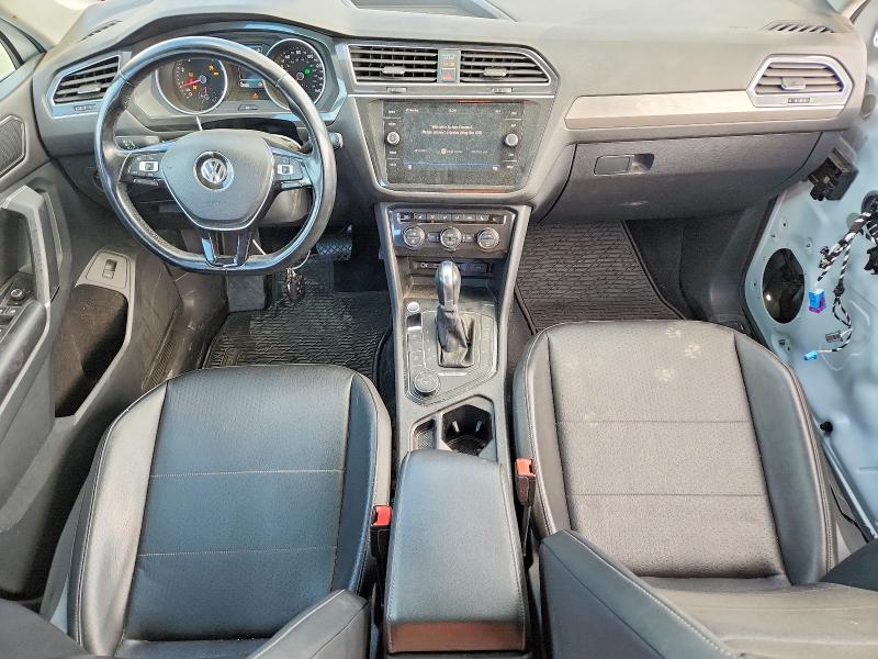 65601546 :رقم المزاد ، 3VV2B7AXXJM052842 vin ، 2018 Volkswagen Tiguan مزاد بيع