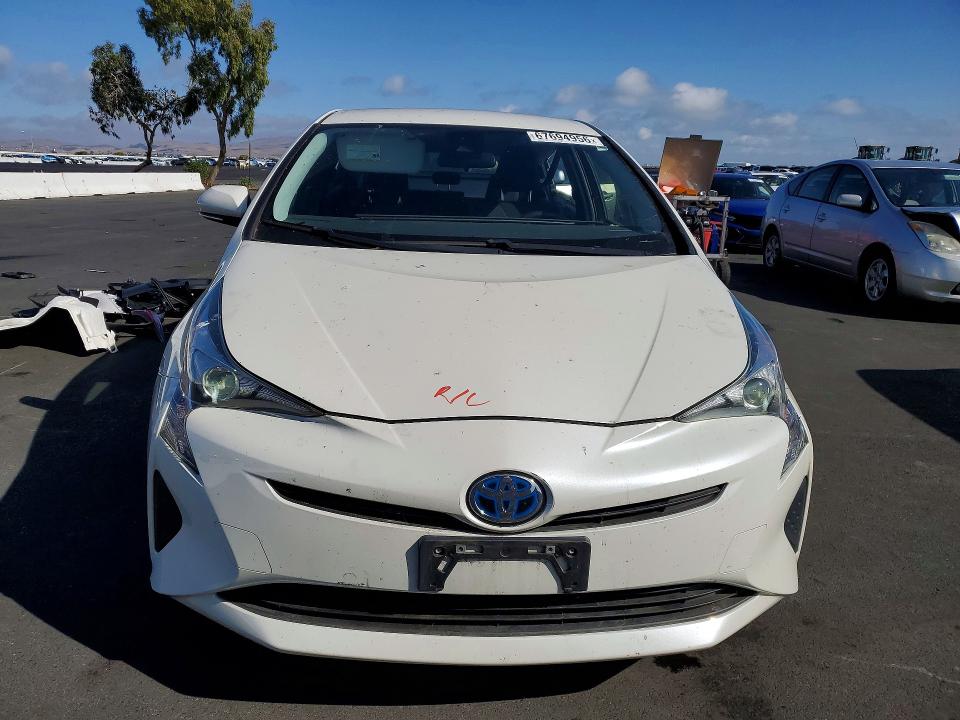 67694956 :رقم المزاد ، JTDKBRFU2J3076255 vin ، 2018 Toyota Prius مزاد بيع