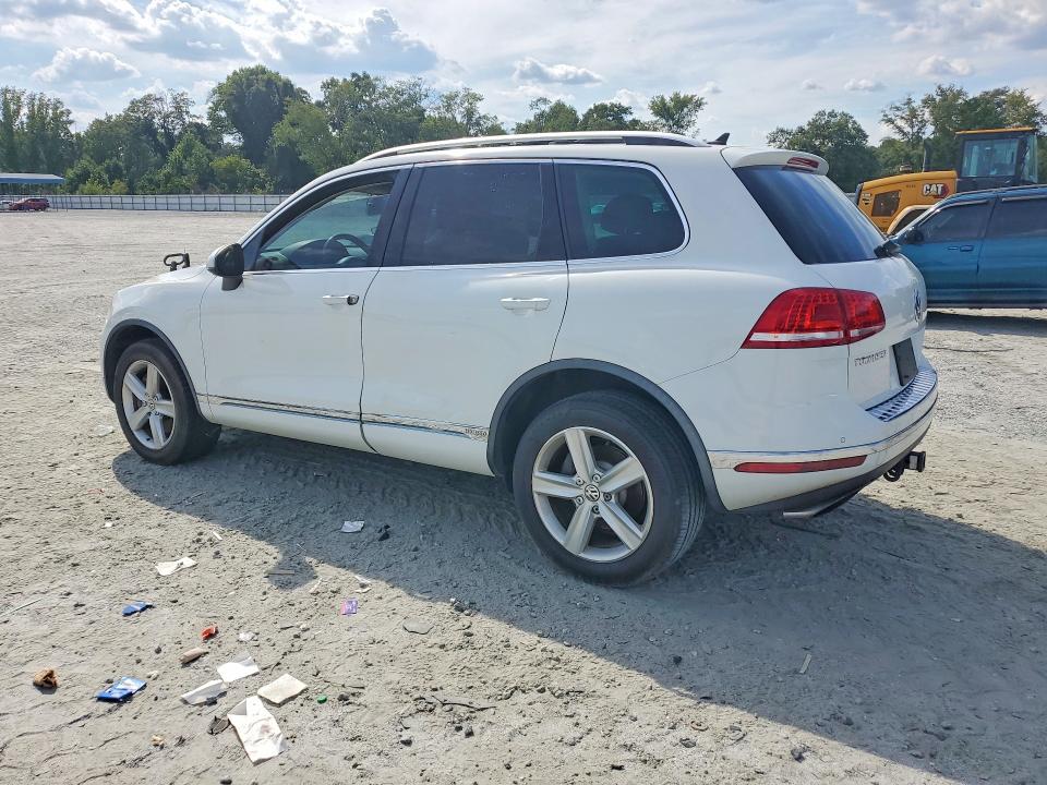 2015 Volkswagen Touareg მანქანა იყიდება აუქციონზე, vin: WVGEG9BP1FD006693, აუქციონის ნომერი: 68725946