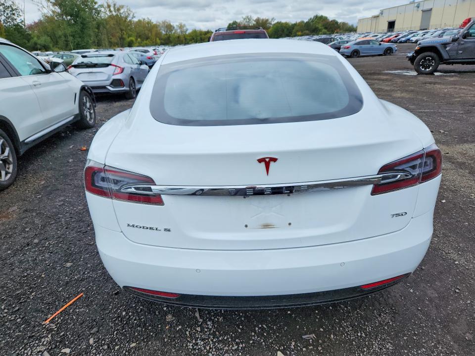 70421886 :رقم المزاد ، 5YJSA1E25GF160912 vin ، 2016 Tesla Model S مزاد بيع