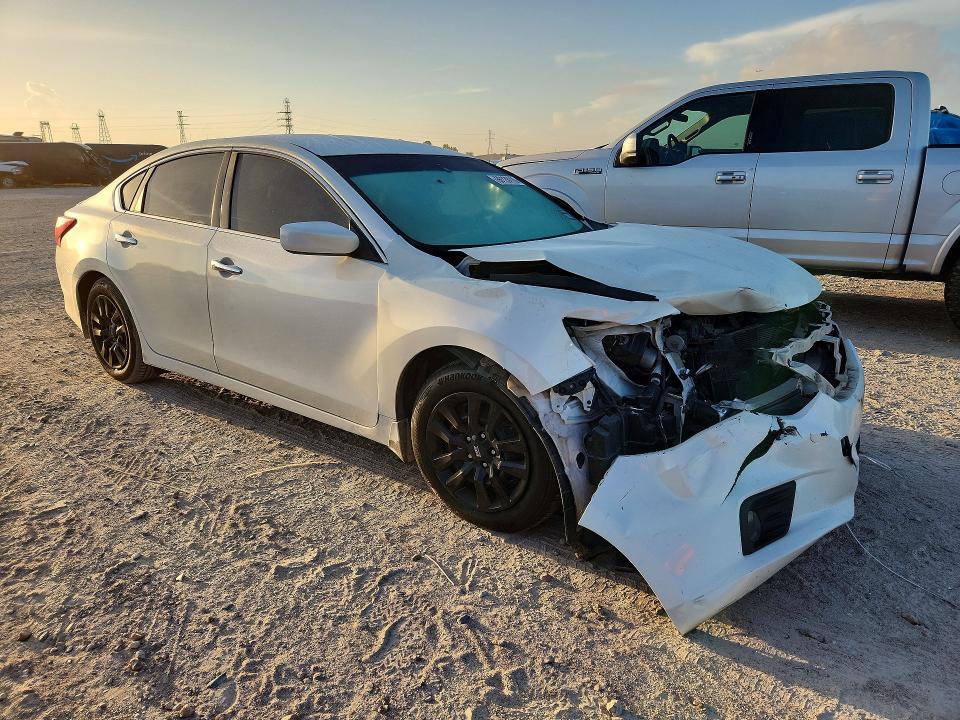 69120116 :رقم المزاد ، 1N4AL3APXJC476772 vin ، 2018 Nissan Altima مزاد بيع