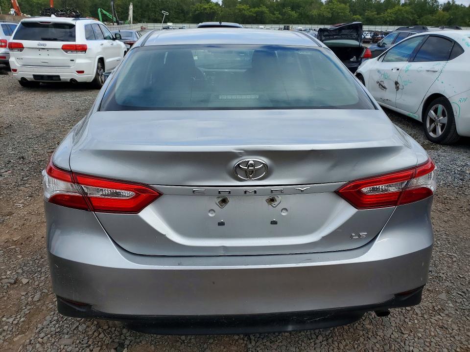 2018 Toyota Camry მანქანა იყიდება აუქციონზე, vin: 4T1B11HK2JU127873, აუქციონის ნომერი: 69456006