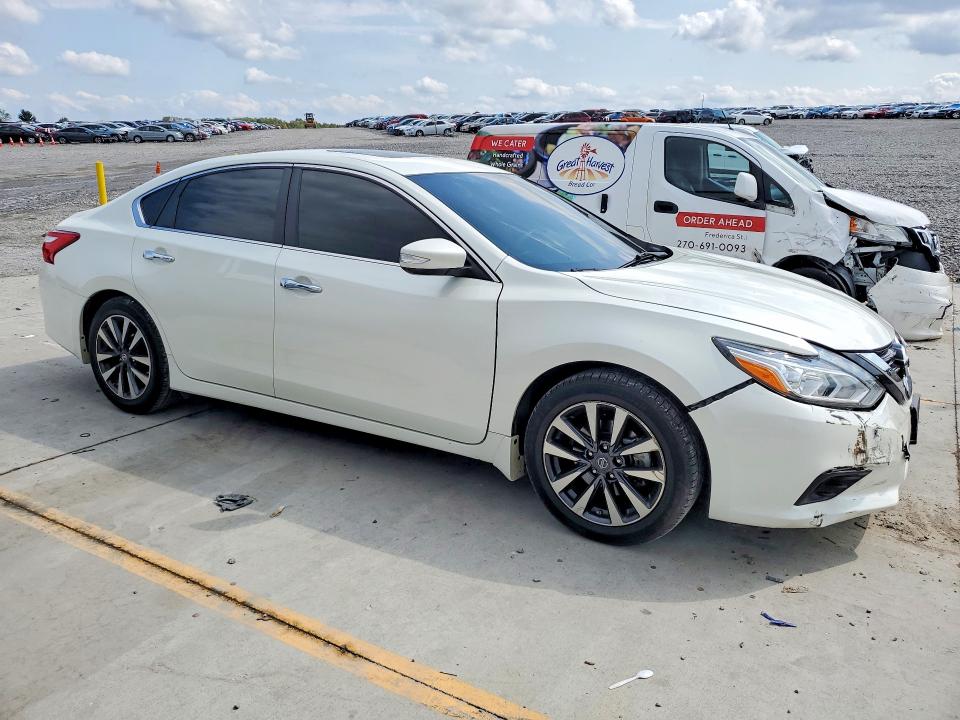 Продажа на аукционе авто 2017 Nissan Altima, vin: 1N4AL3APXHC477916, номер лота: 68430346