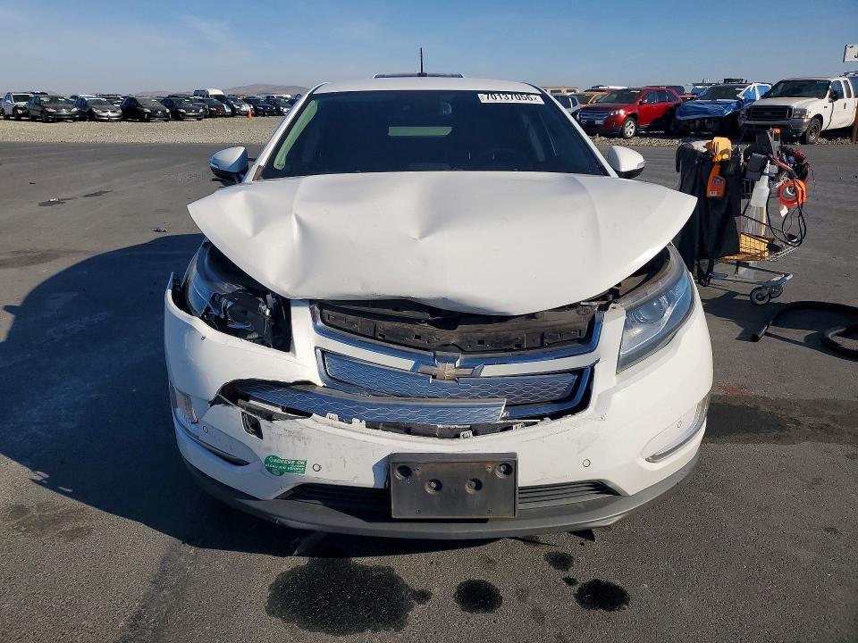70137056 :رقم المزاد ، 1G1RD6E40FU138464 vin ، 2015 Chevrolet Volt مزاد بيع