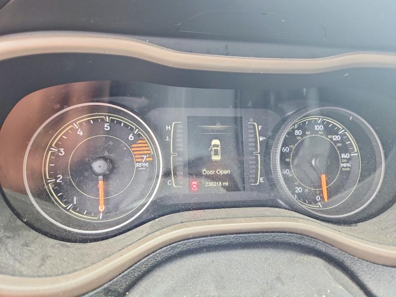 68683076 :رقم المزاد ، 1C4PJLCB9GW208363 vin ، 2016 Jeep Cherokee مزاد بيع